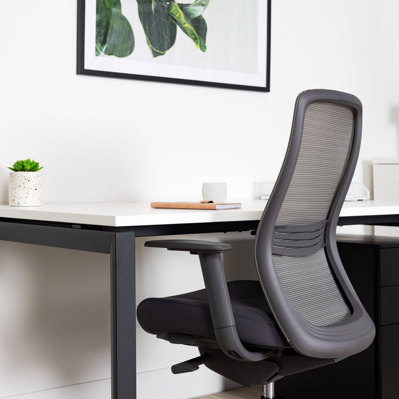 Load image into Gallery viewer, Konfurb Luna Chair
